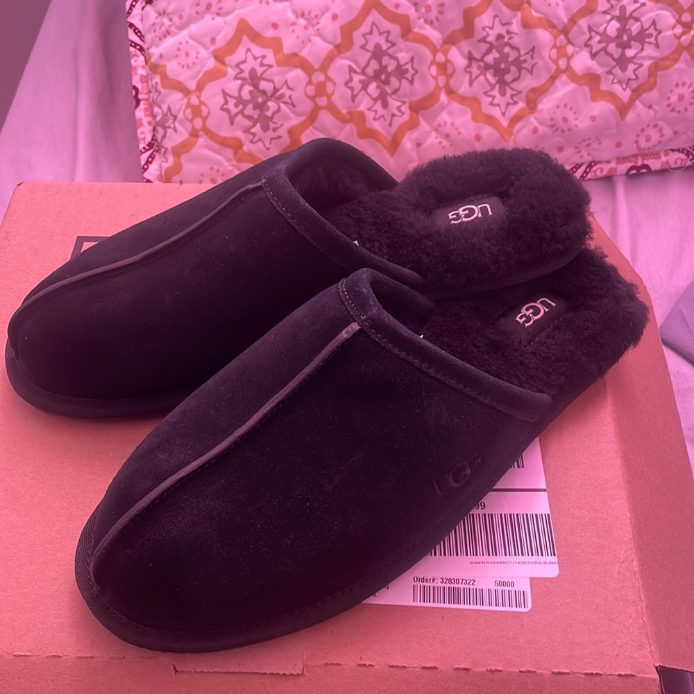 Never wore before womens ugg slippers size 12 black
